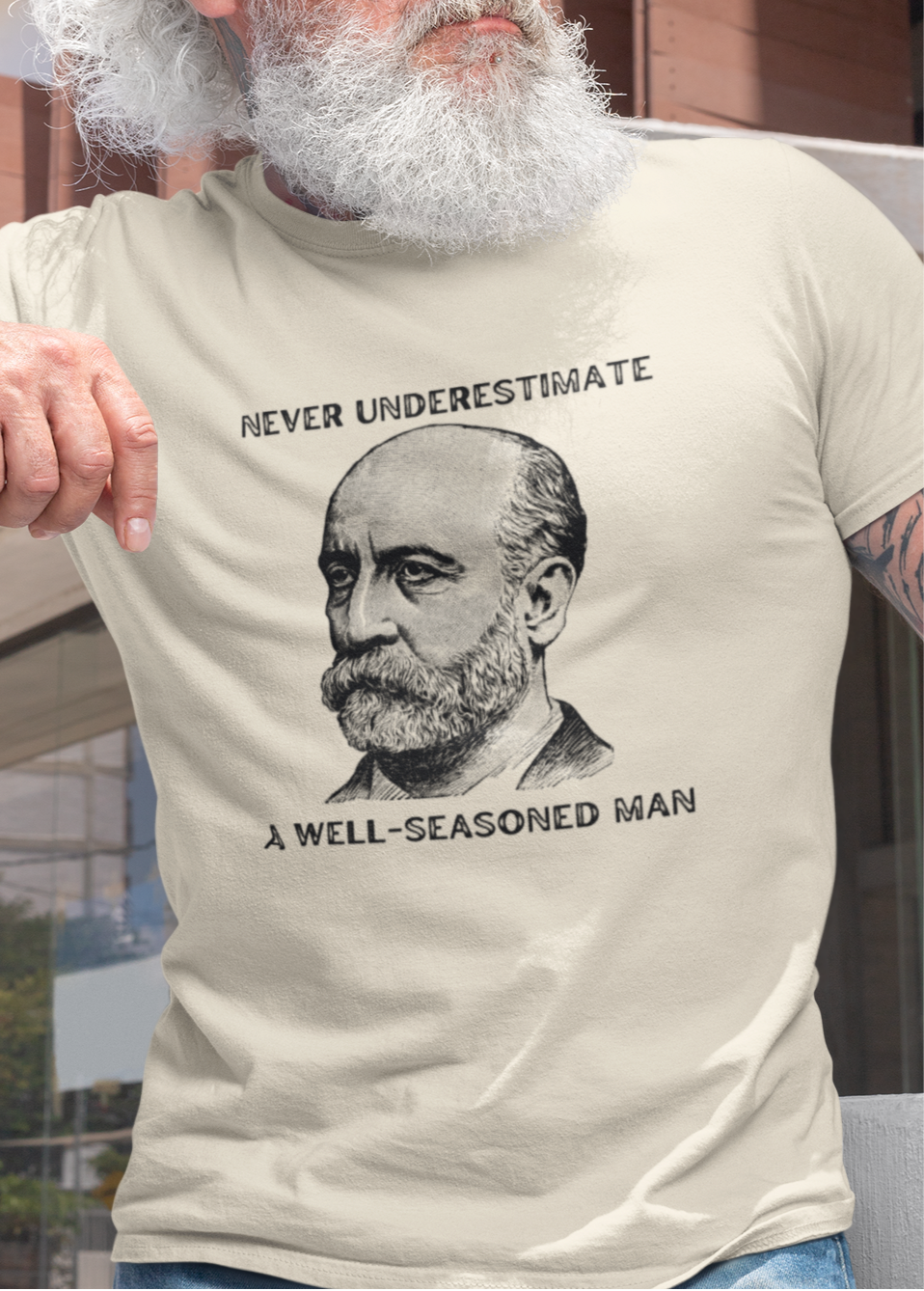 Never Underestimate a Well-Seasoned Man - Grandpa - Graphic t-shirt