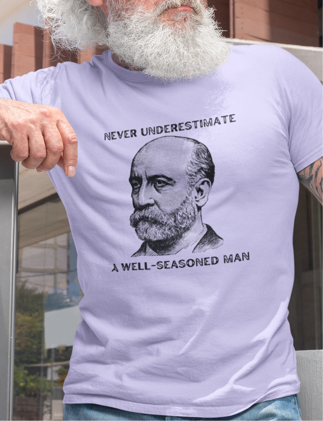 Never Underestimate a Well-Seasoned Man - Grandpa - Graphic t-shirt