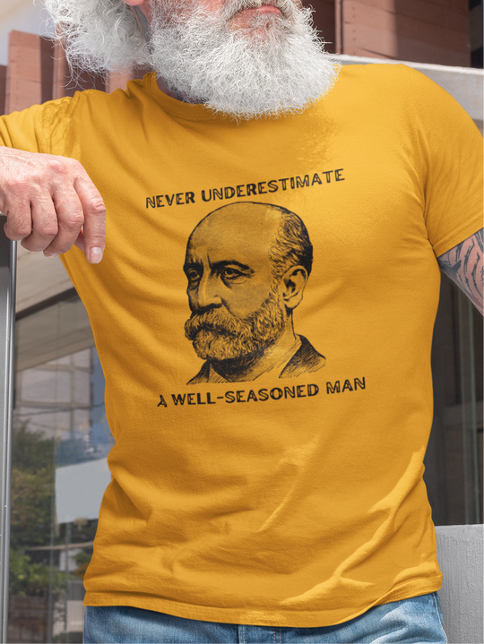 Never Underestimate a Well-Seasoned Man - Grandpa - Graphic t-shirt